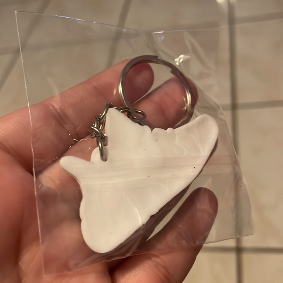 Keychain ✨🫶🏻 - Picture 3 of 3